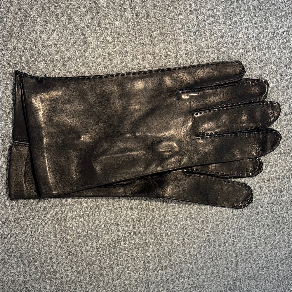 Women’s  Black Leather Gloves
